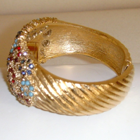 CINER Vintage Unsigned Bracelet with Watch - Picture 9 of 16